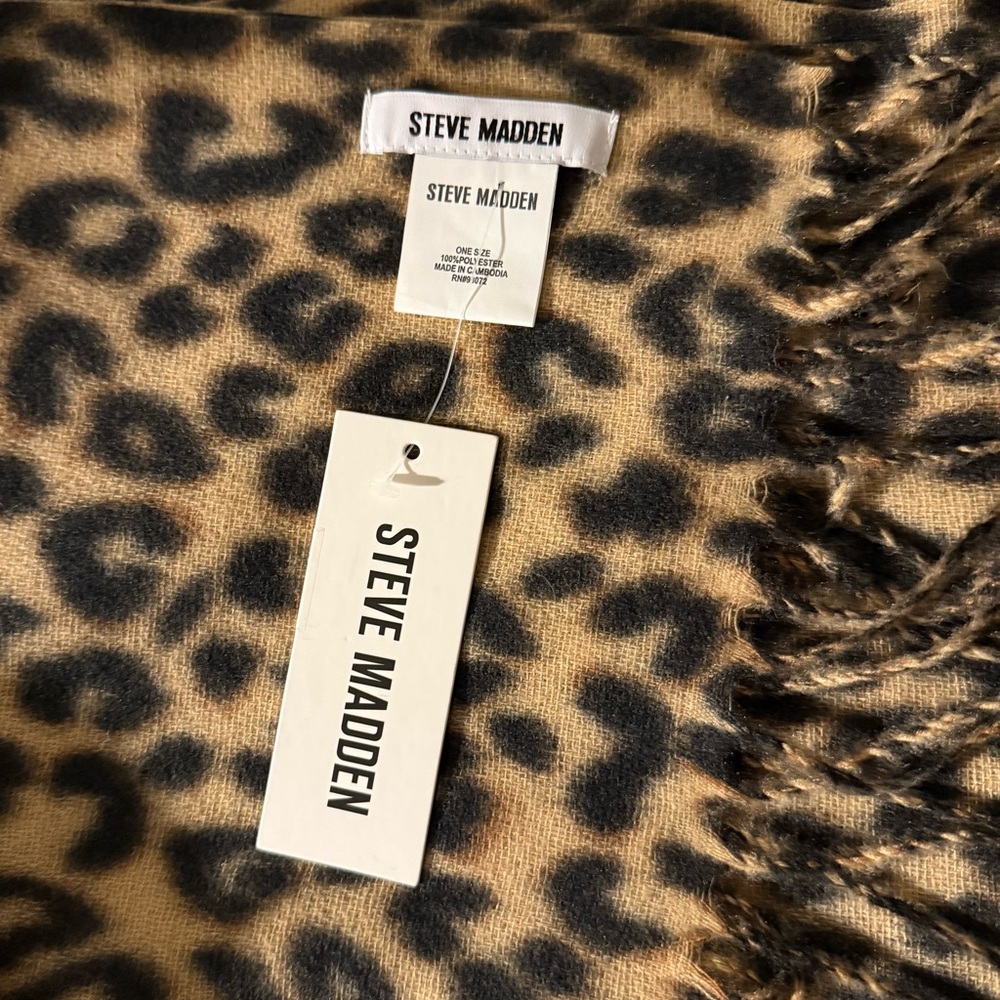 Steve Madden Tan and Black Animal Print Scarf